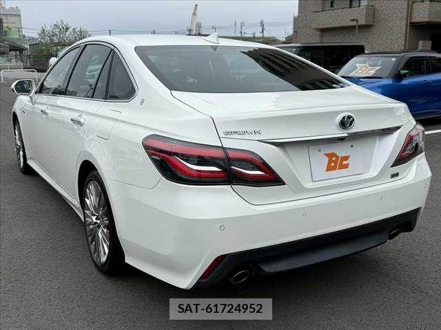 Toyota CROWN SEDAN 2019-11 8828410-12