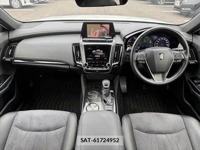 Toyota CROWN SEDAN 2019-11 8828410-1