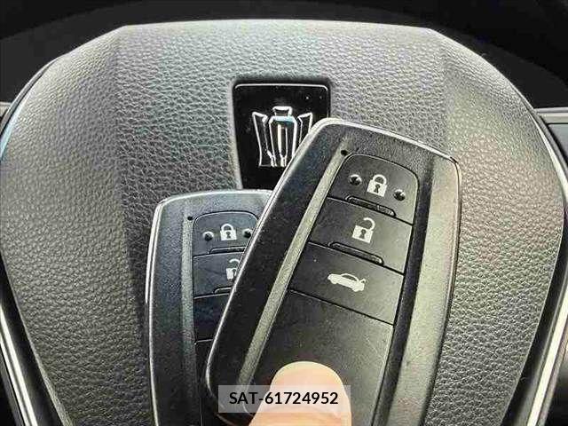 Toyota CROWN SEDAN 2019-11 8828410-20