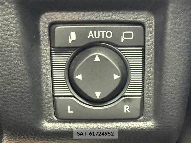 Toyota CROWN SEDAN 2019-11 8828410-26