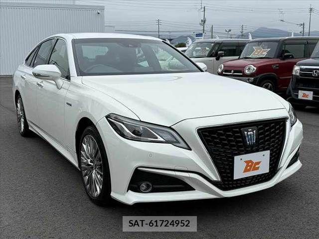 Toyota CROWN SEDAN 2019-11 8828410-7