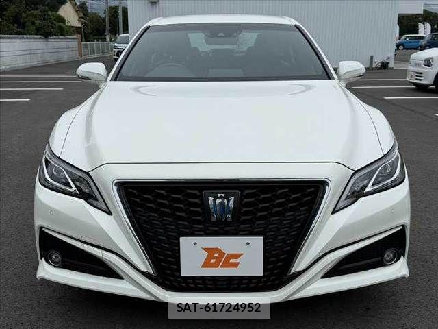 Toyota CROWN SEDAN 2019-11 8828410-8