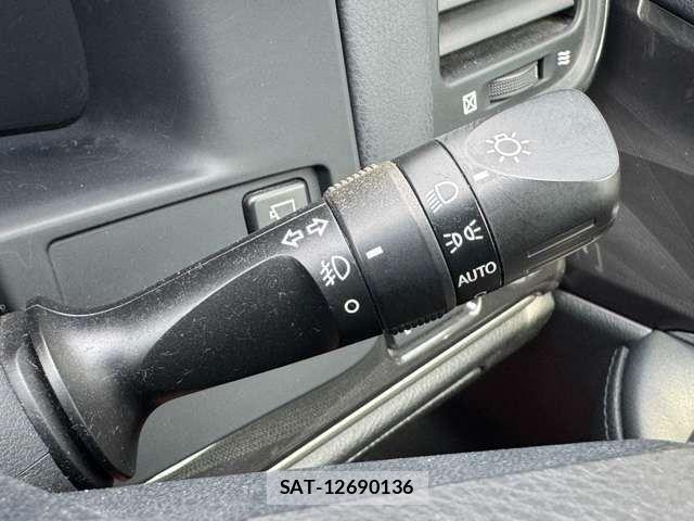 Toyota CROWN SEDAN 2013-12 8828417-17