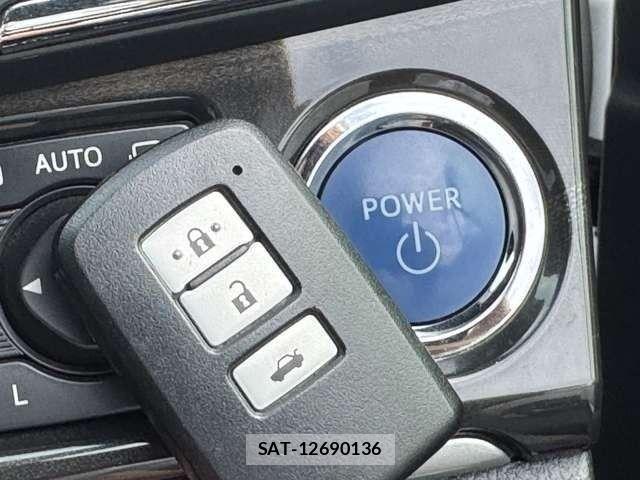 Toyota CROWN SEDAN 2013-12 8828417-18