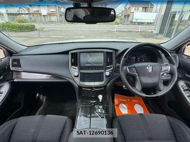 Toyota CROWN SEDAN 2013-12 8828417-1