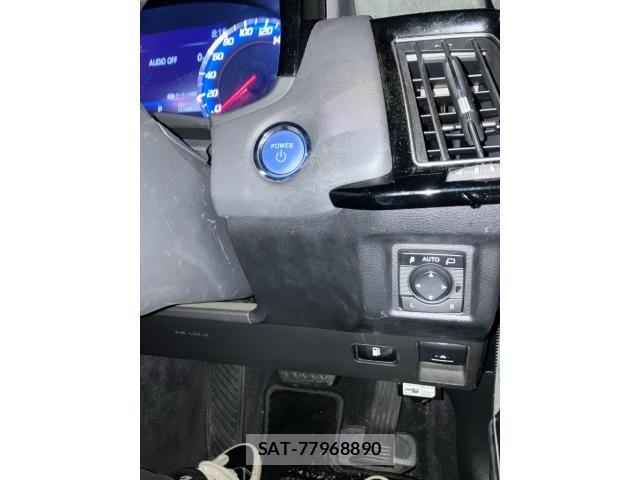 Toyota CROWN SEDAN 2018-08 8828414-11