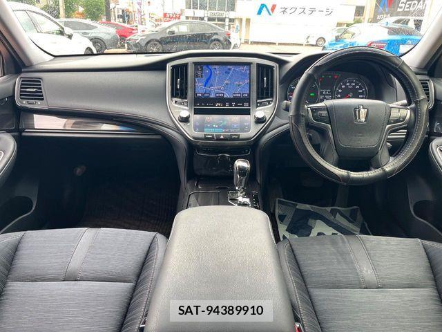 Toyota CROWN SEDAN 2013-07 8828430-1
