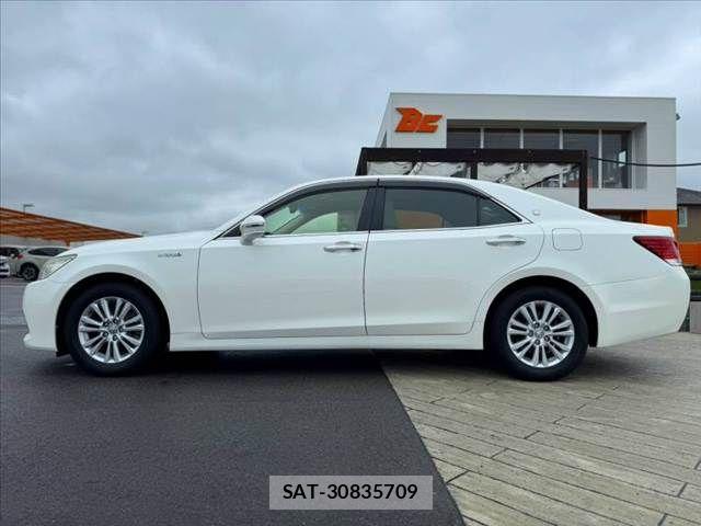 Toyota CROWN SEDAN 2014-01 8828432-10