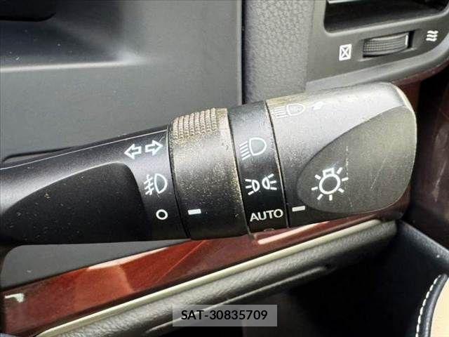 Toyota CROWN SEDAN 2014-01 8828432-22