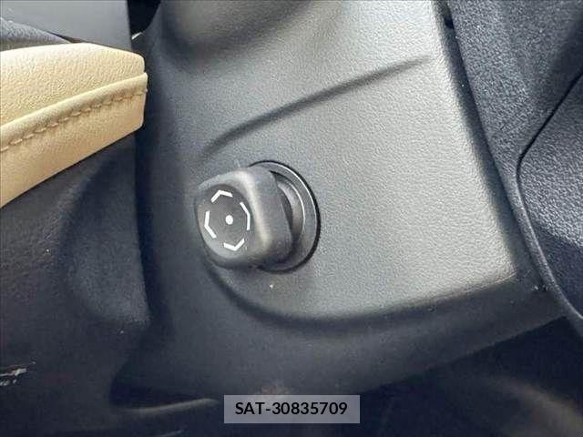 Toyota CROWN SEDAN 2014-01 8828432-24