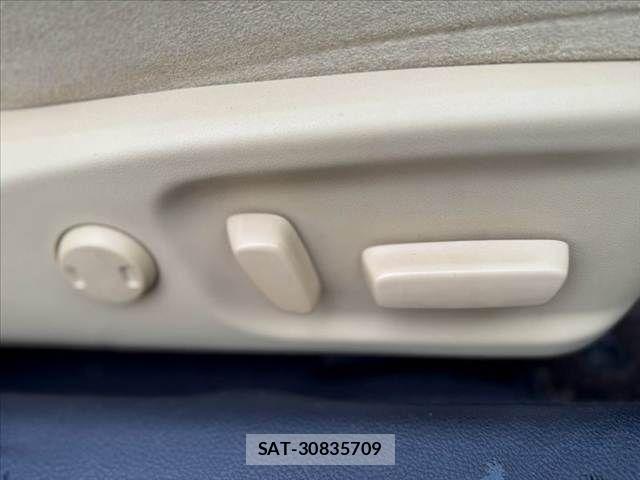 Toyota CROWN SEDAN 2014-01 8828432-28