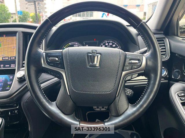 Toyota CROWN SEDAN 2018-03 8828407-10