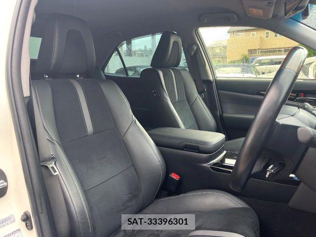 Toyota CROWN SEDAN 2018-03 8828407-7