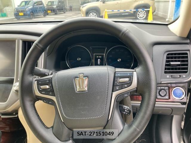 Toyota CROWN SEDAN 2016-09 8828428-13