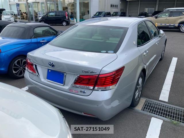Toyota CROWN SEDAN 2016-09 8828428-4