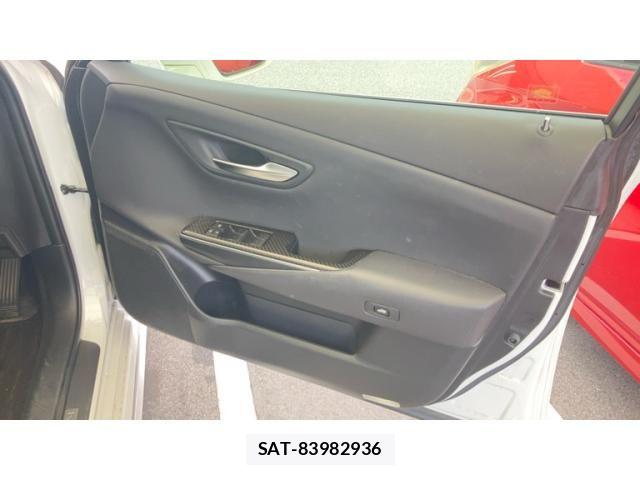 Toyota CROWN SEDAN 2021-04 8828412-10