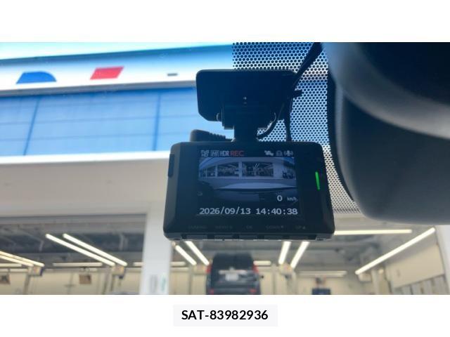Toyota CROWN SEDAN 2021-04 8828412-18
