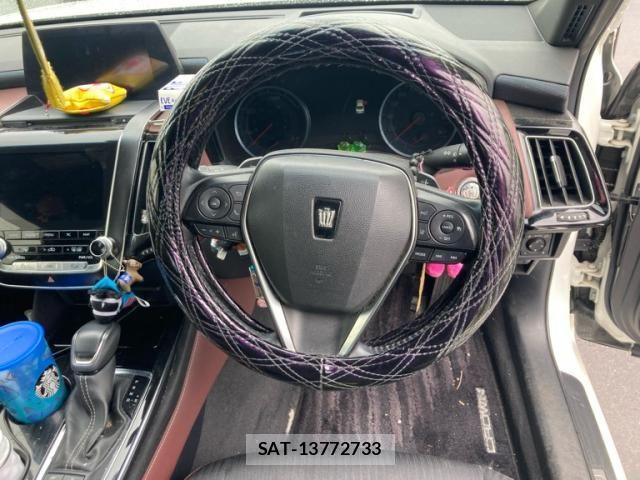 Toyota CROWN SEDAN 2018-07 8828427-15