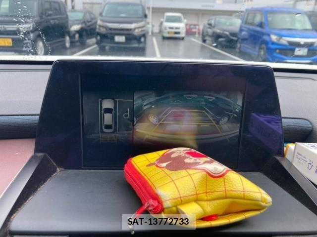 Toyota CROWN SEDAN 2018-07 8828427-4