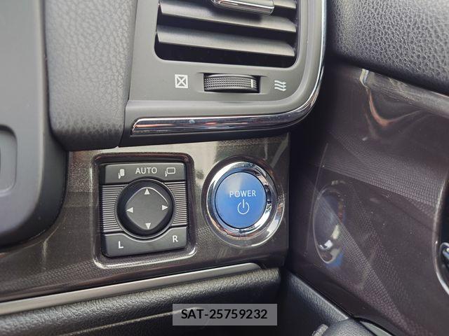 Toyota CROWN SEDAN 2015-01 8848579-18