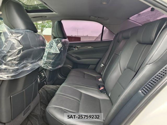 Toyota CROWN SEDAN 2015-01 8848579-20