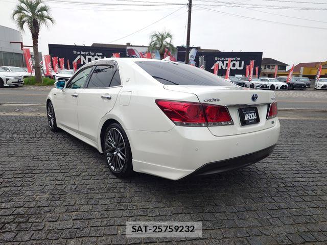 Toyota CROWN SEDAN 2015-01 8848579-2