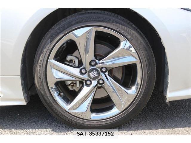 Toyota CROWN SEDAN 2018-06 8848576-13