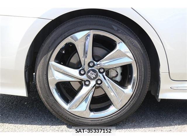 Toyota CROWN SEDAN 2018-06 8848576-28