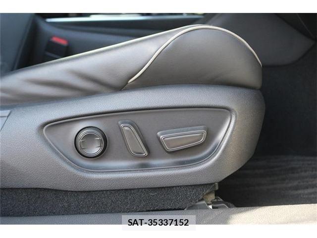 Toyota CROWN SEDAN 2018-06 8848576-6