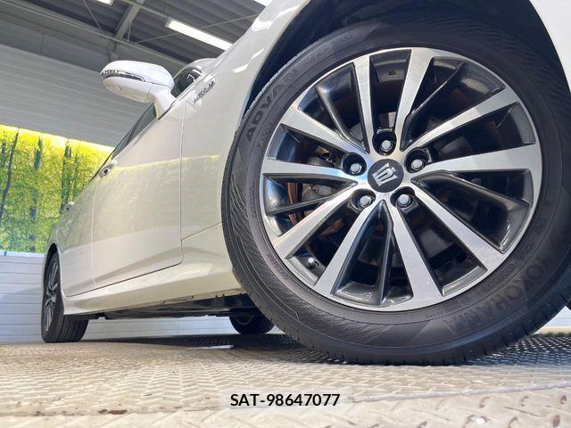 Toyota CROWN SEDAN 2018-07 8848571-13