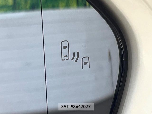 Toyota CROWN SEDAN 2018-07 8848571-6