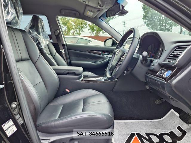 Toyota CROWN SEDAN 2016-11 8848568-9