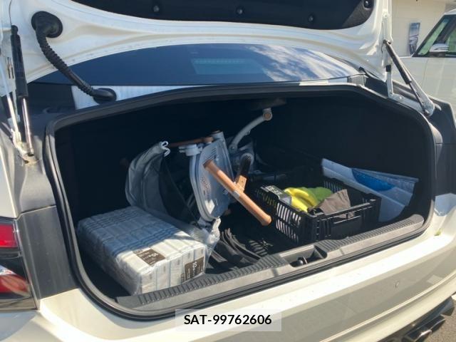 Toyota CROWN SEDAN 2018-08 8848569-13