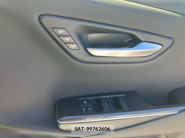 Toyota CROWN SEDAN 2018-08 8848569-18