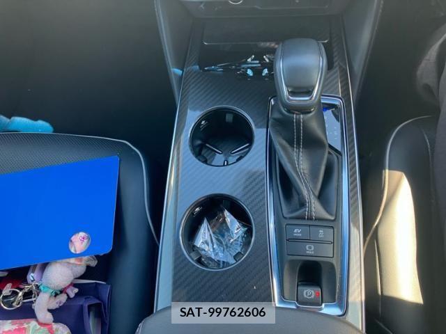 Toyota CROWN SEDAN 2018-08 8848569-23
