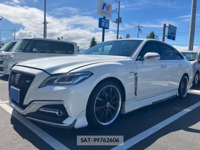 Toyota CROWN SEDAN 2018-08 8848569-2