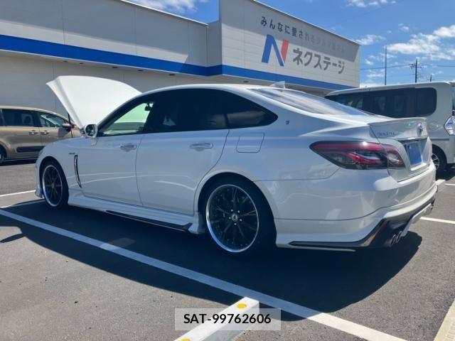 Toyota CROWN SEDAN 2018-08 8848569-7