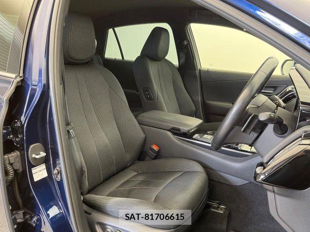 Toyota CROWN SEDAN 2019-04 8848573-13