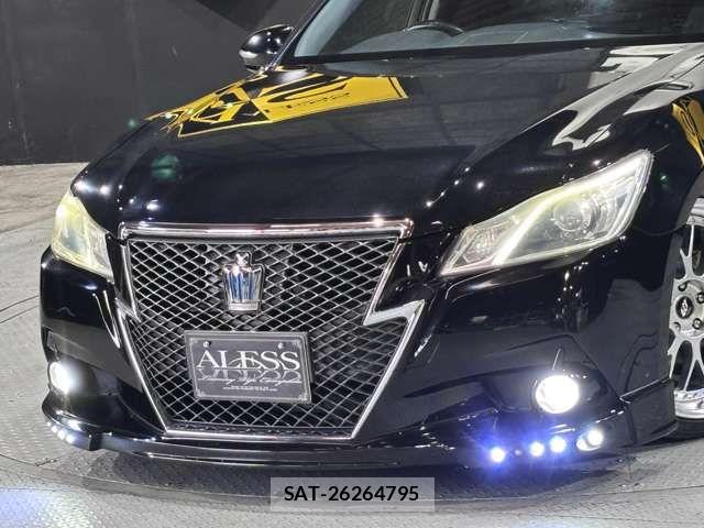 Toyota CROWN SEDAN 2013-10 8870720-10