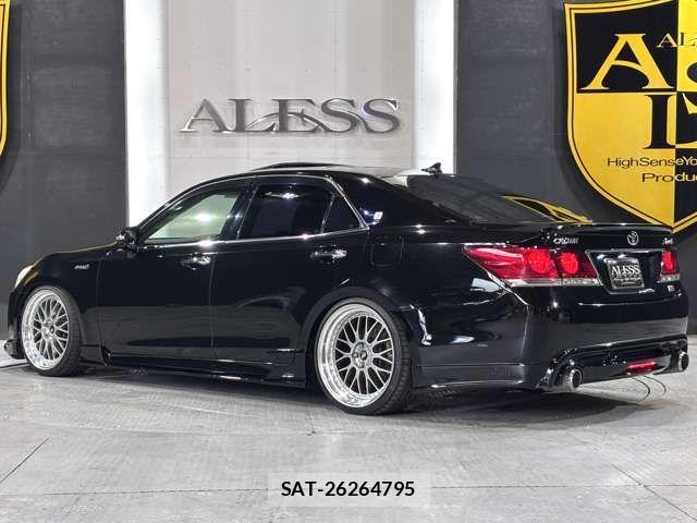 Toyota CROWN SEDAN 2013-10 8870720-12