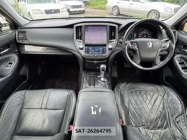 Toyota CROWN SEDAN 2013-10 8870720-17