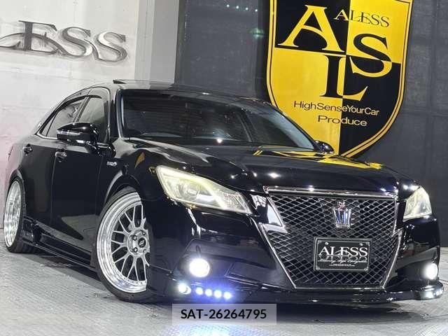 Toyota CROWN SEDAN 2013-10 8870720-1