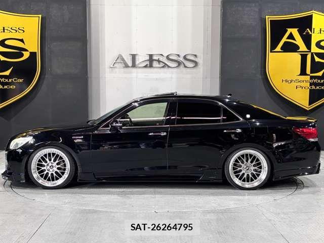 Toyota CROWN SEDAN 2013-10 8870720-4
