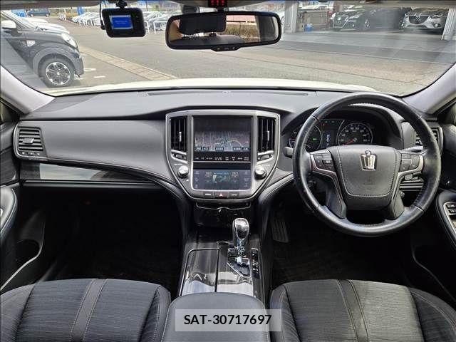 Toyota CROWN SEDAN 2014-08 8870722-1