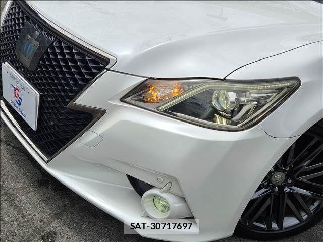 Toyota CROWN SEDAN 2014-08 8870722-19