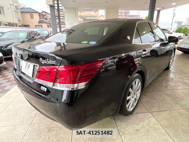 Toyota CROWN SEDAN 2016-04 8870717-16