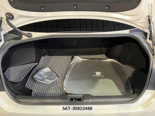 Toyota CROWN SEDAN 2018-08 8870707-18
