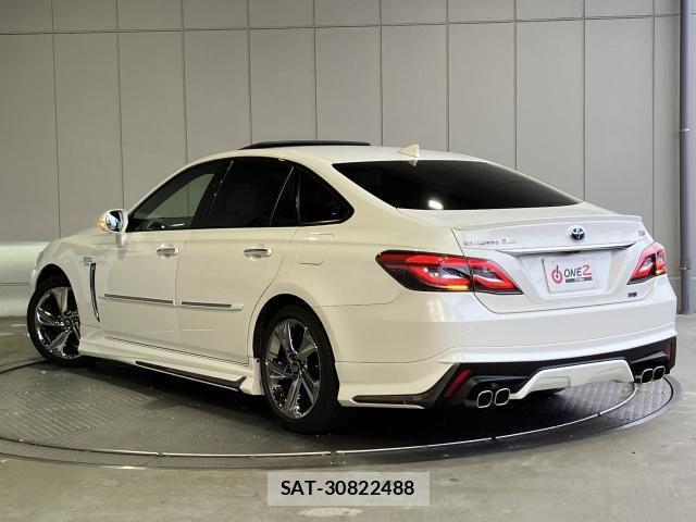 Toyota CROWN SEDAN 2018-08 8870707-26