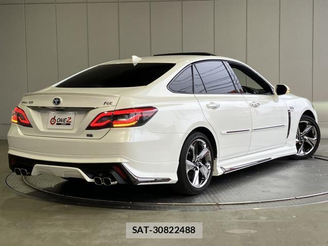 Toyota CROWN SEDAN 2018-08 8870707-2