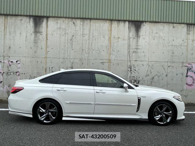 Toyota CROWN SEDAN 2018-07 8870711-10